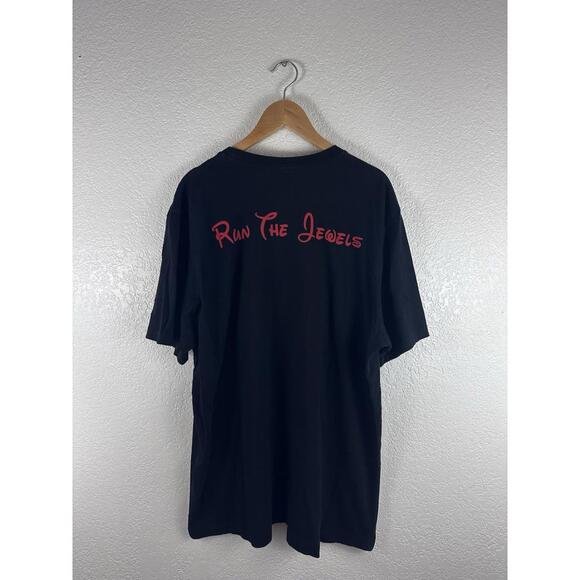 Run The Jewels T Shirt 2XL Black Graphic Tee Gold Chain Hands Hip Hop Rap - Picture 2 of 7